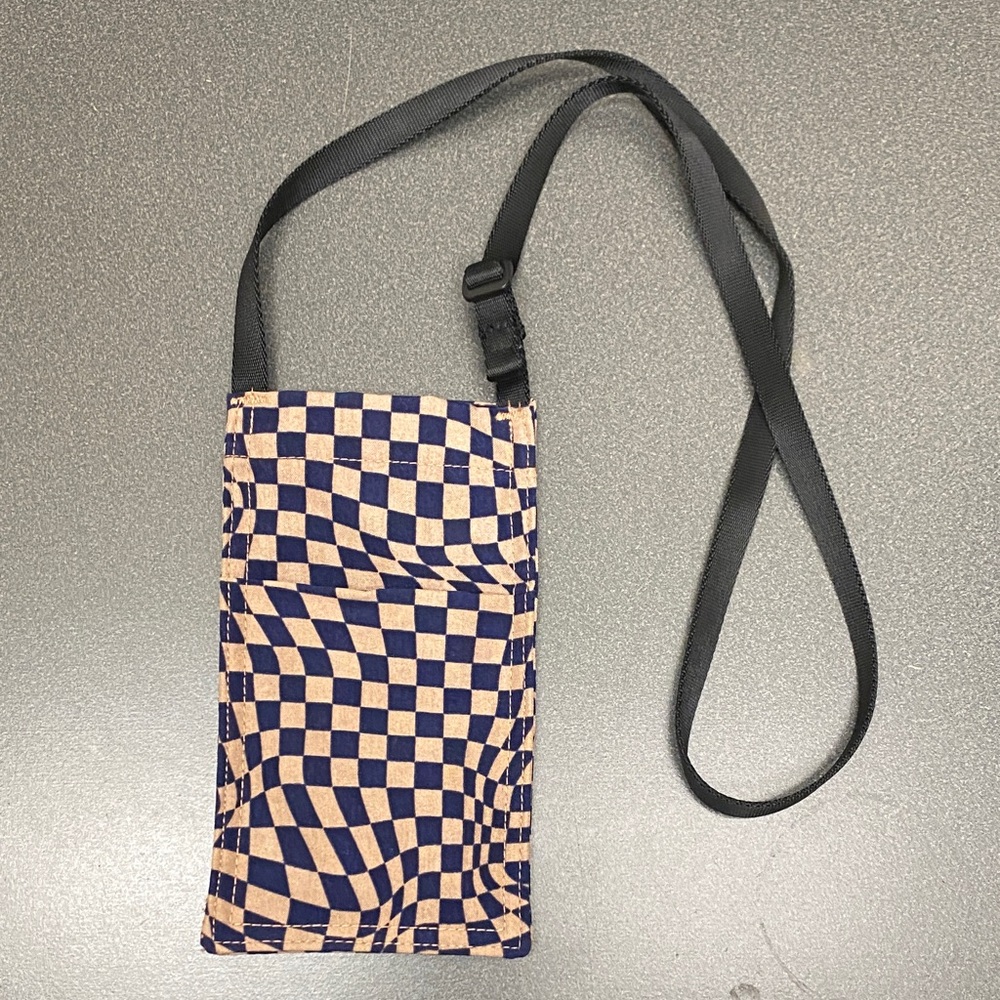 Trippy checker phone sling
